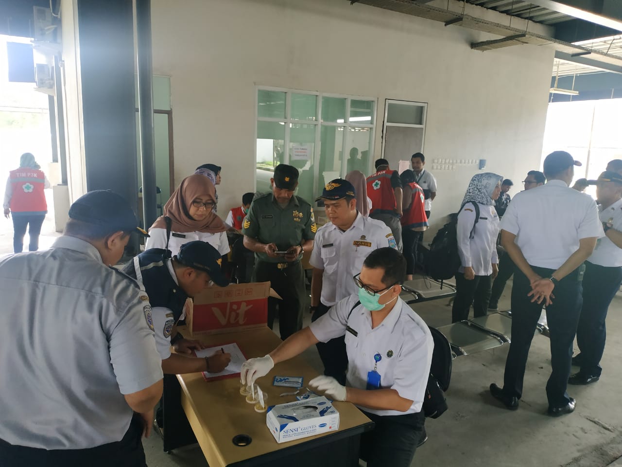 Rampcheck dan Test Urine terhadap Awak Armada Bus Terminal Pondok Cabe