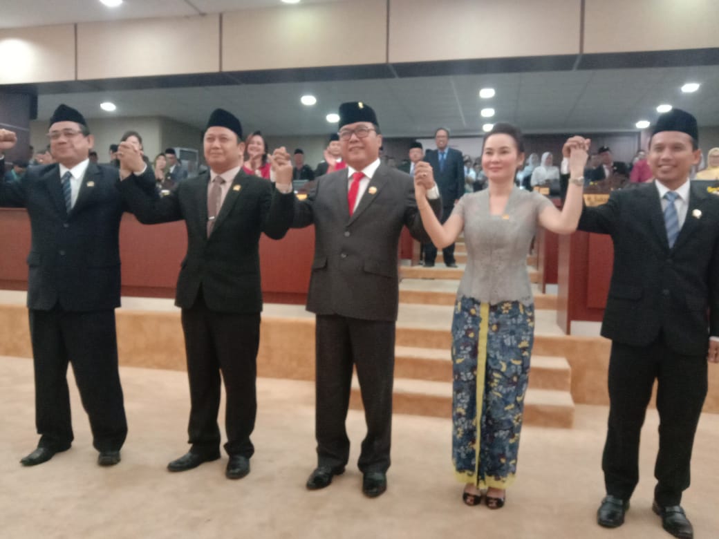 BNN Kota Tangerang Selatan Hadiri Rapat Paripurna Pengucapan Sumpah / Janji Pimpinan DPRD Kota Tangerang Selatan 2019 - 2024 BNN Kota Tangerang Selatan Hadiri Rapat Paripurna Pengucapan Sumpah / Janji Pimpinan DPRD Kota Tangerang Selatan 2019 - 2024