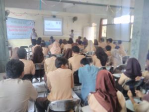 BNN Kota Tangerang Selatan memberikan Penyuluhan Bahaya Penggunaan Narkoba dan Miras di SMK IPTEK Tangsel BNN Kota Tangerang Selatan memberikan Penyuluhan Bahaya Penggunaan Narkoba dan Miras di SMK IPTEK Tangsel