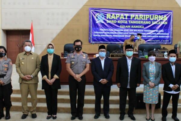 Rapat Paripurna DPRD Kota Tangerang Selatan Sahkan Raperda P4GN